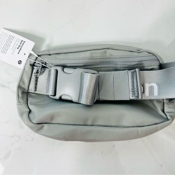 Lululemon Silver Drop Gray Everywhere Belt Bag NWT - Picture 7 of 13